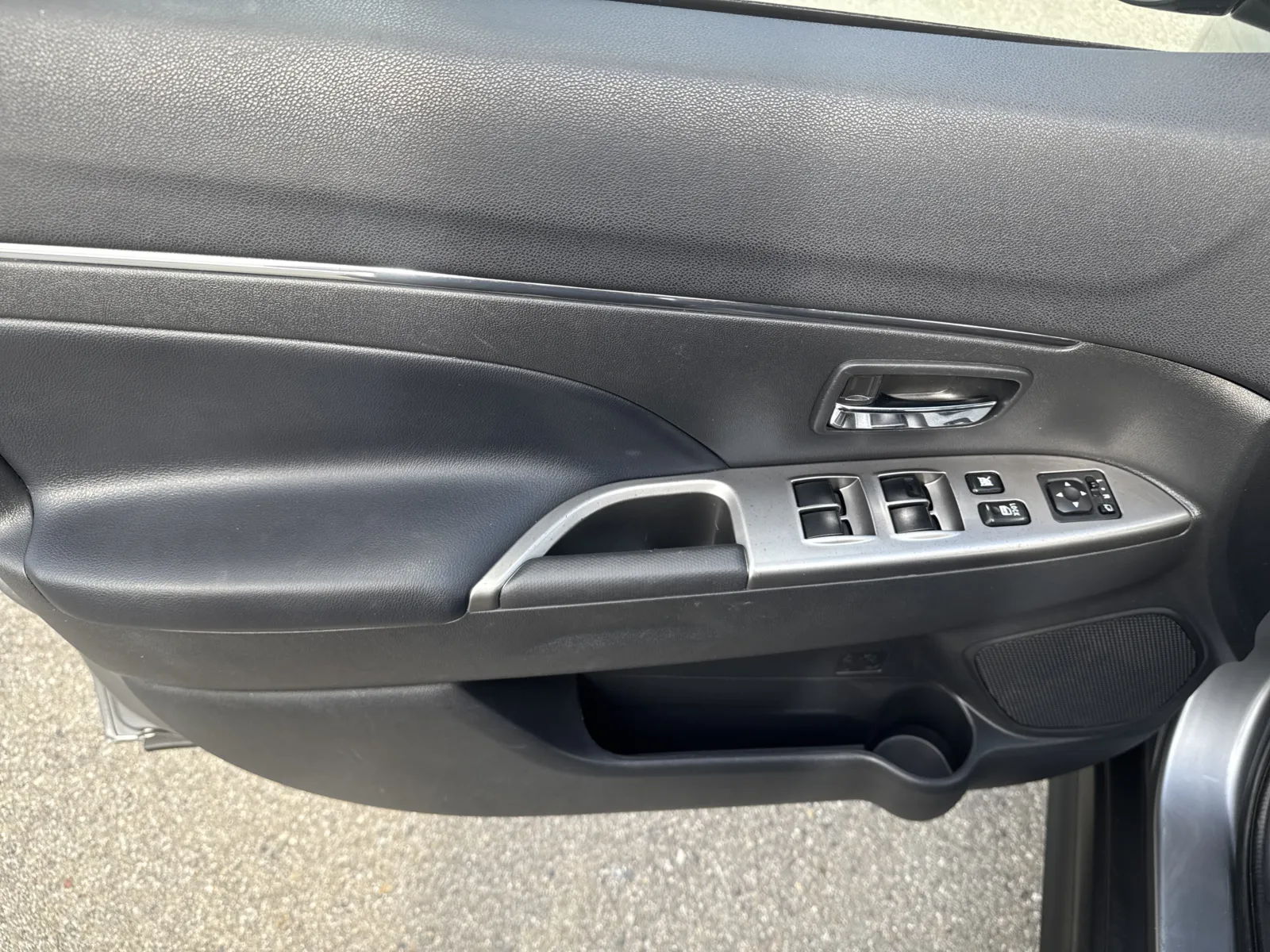 Mitsubishi Outlander Sport photo 12