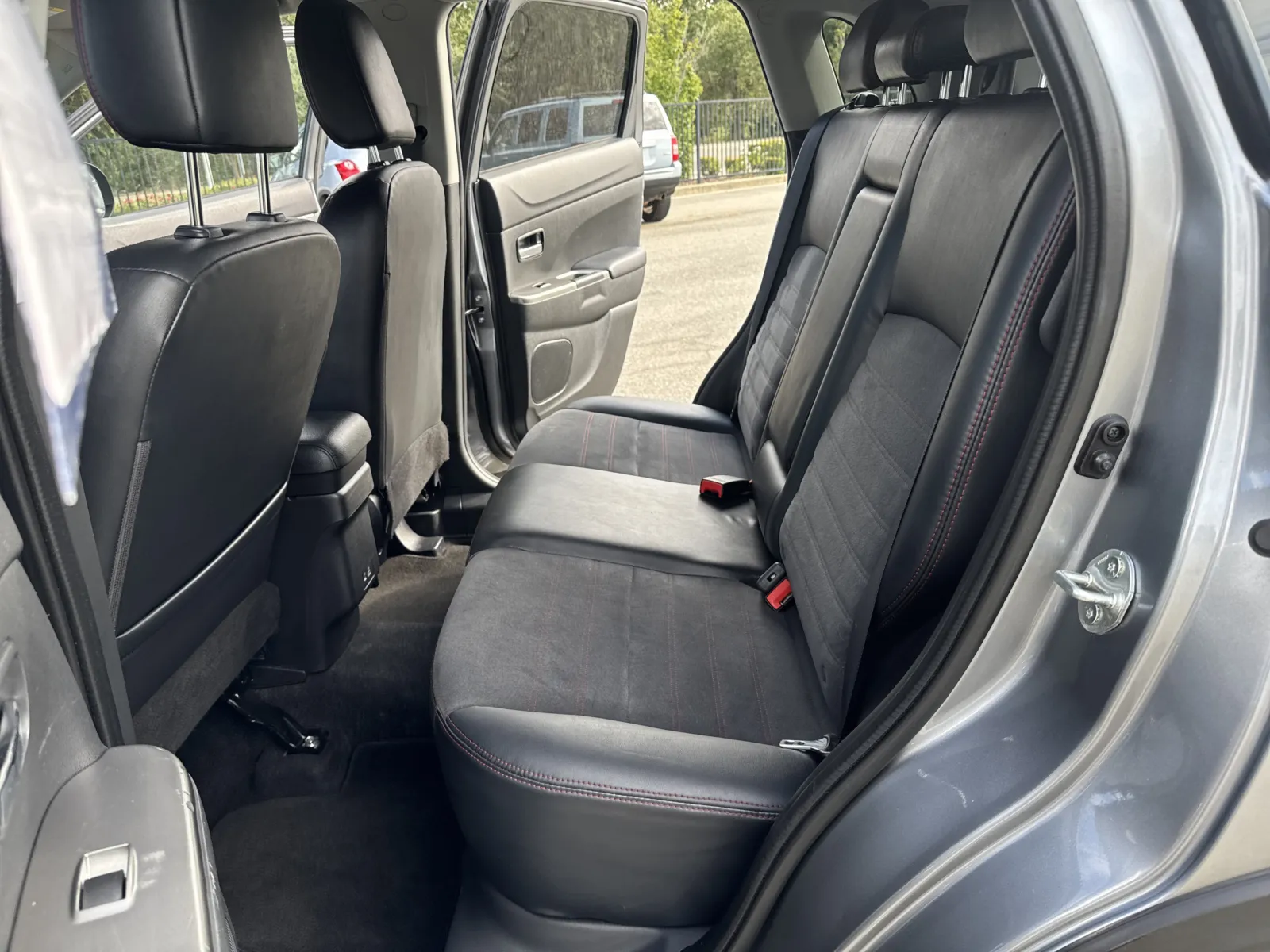 Mitsubishi Outlander Sport photo 11
