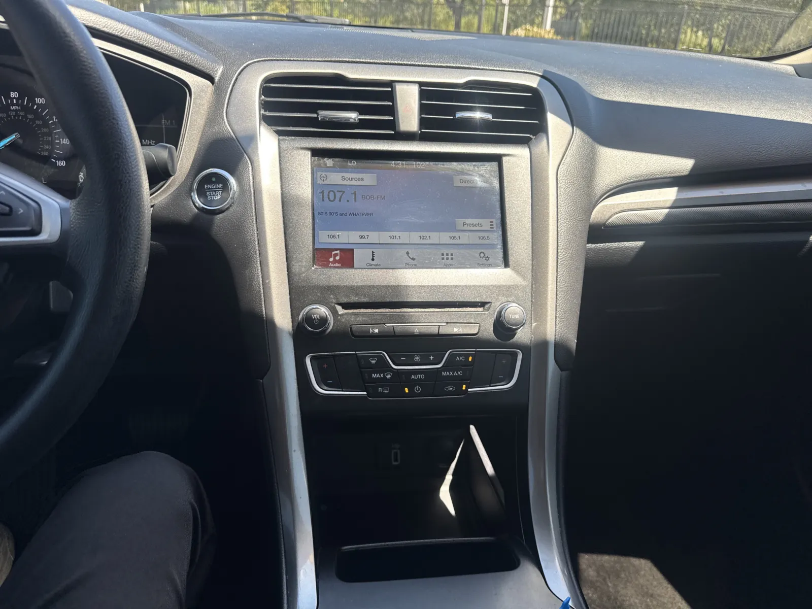 2018 Ford Fusion SE - Photo 21