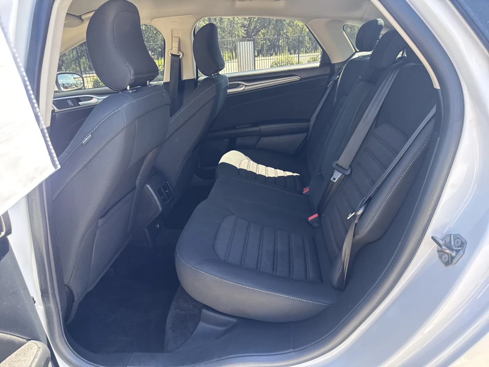 2018 Ford Fusion SE - Photo 11