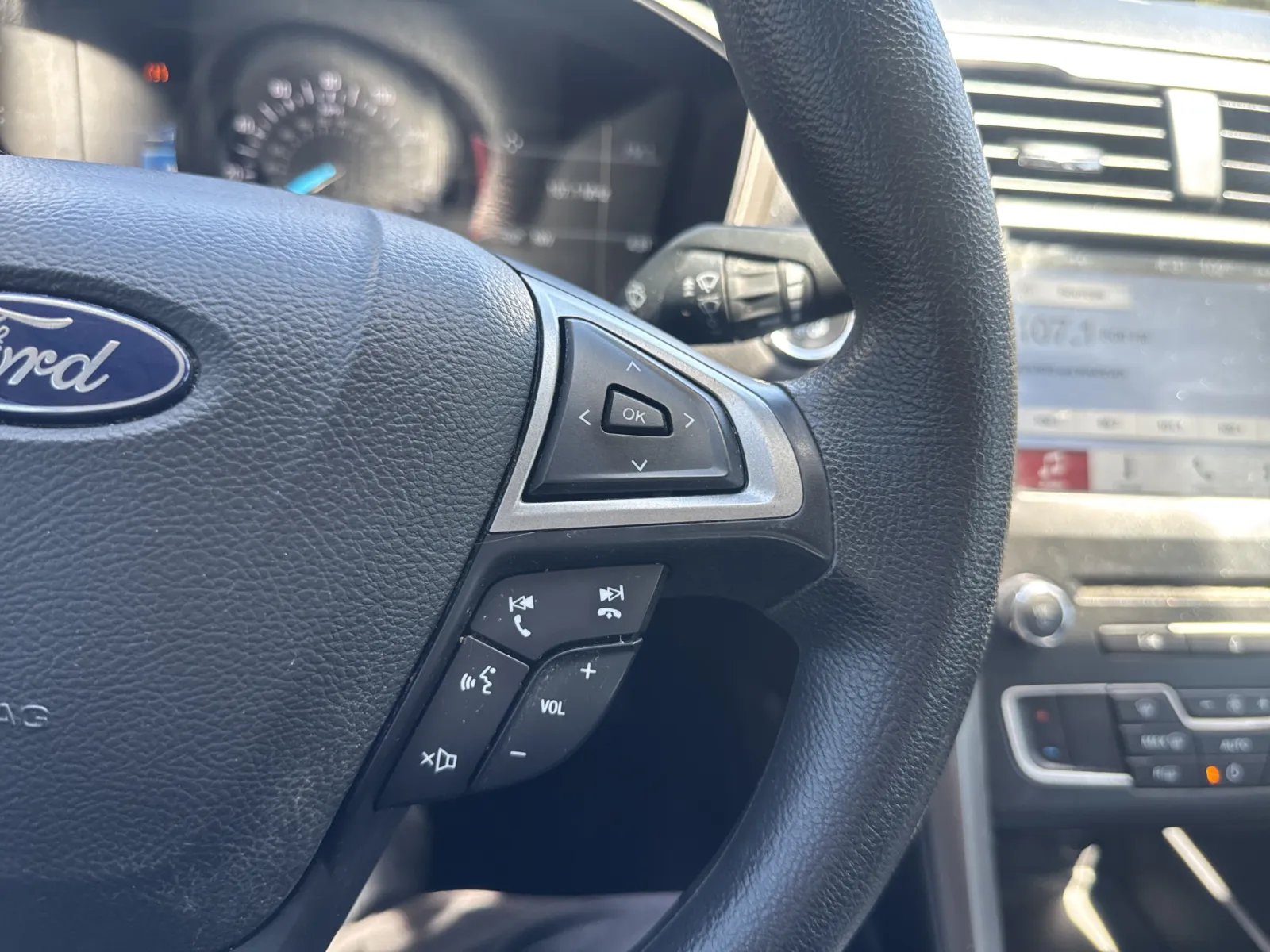 2018 Ford Fusion SE - Photo 19