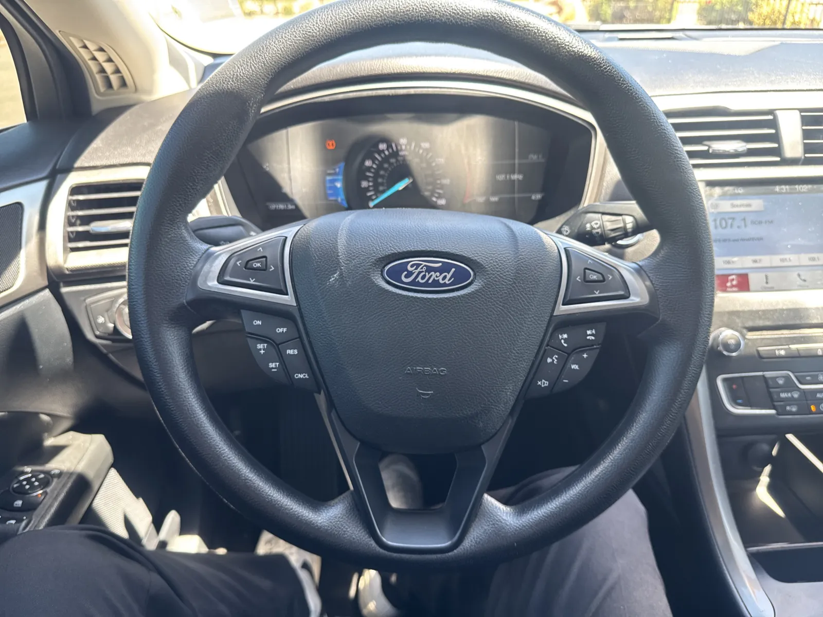 2018 Ford Fusion SE - Photo 17