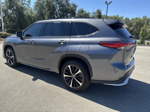 More photos of 2021 Toyota Highlander XSE at Park Marina Motors, CA