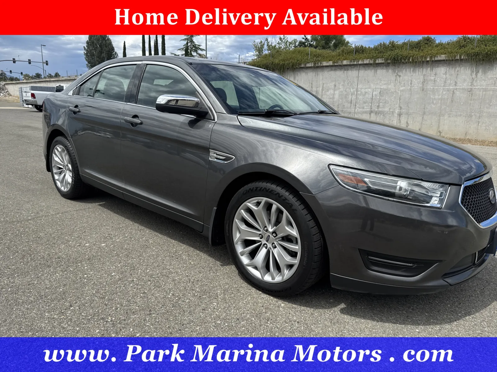 Gray 2017 Ford Taurus Limited for sale in Redding, CA