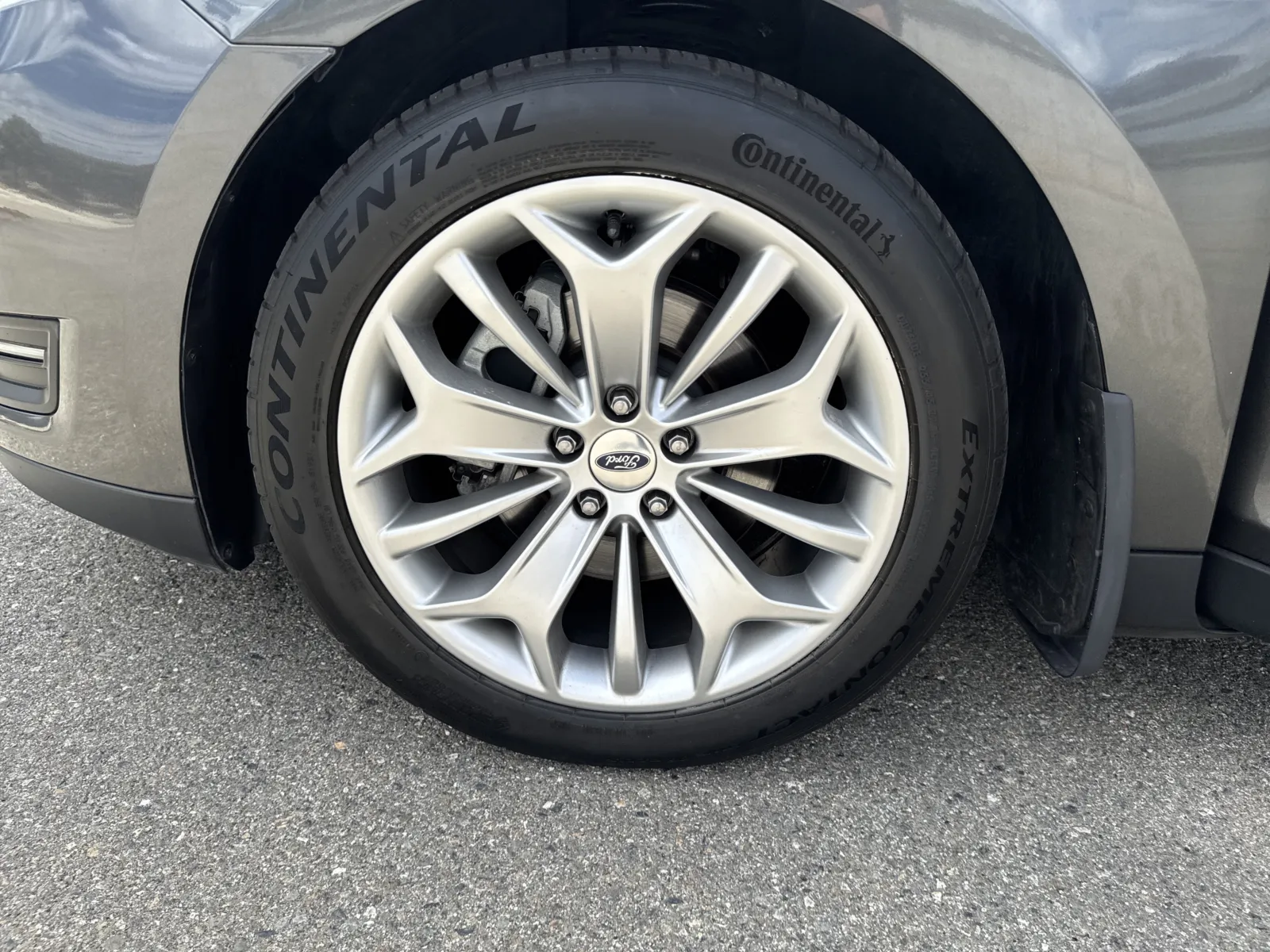 Ford Taurus photo 24