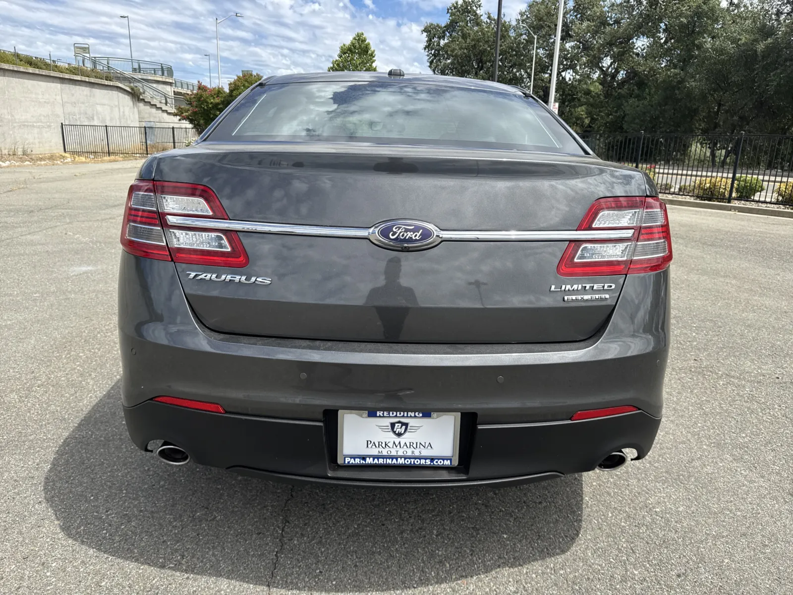 Ford Taurus photo 6