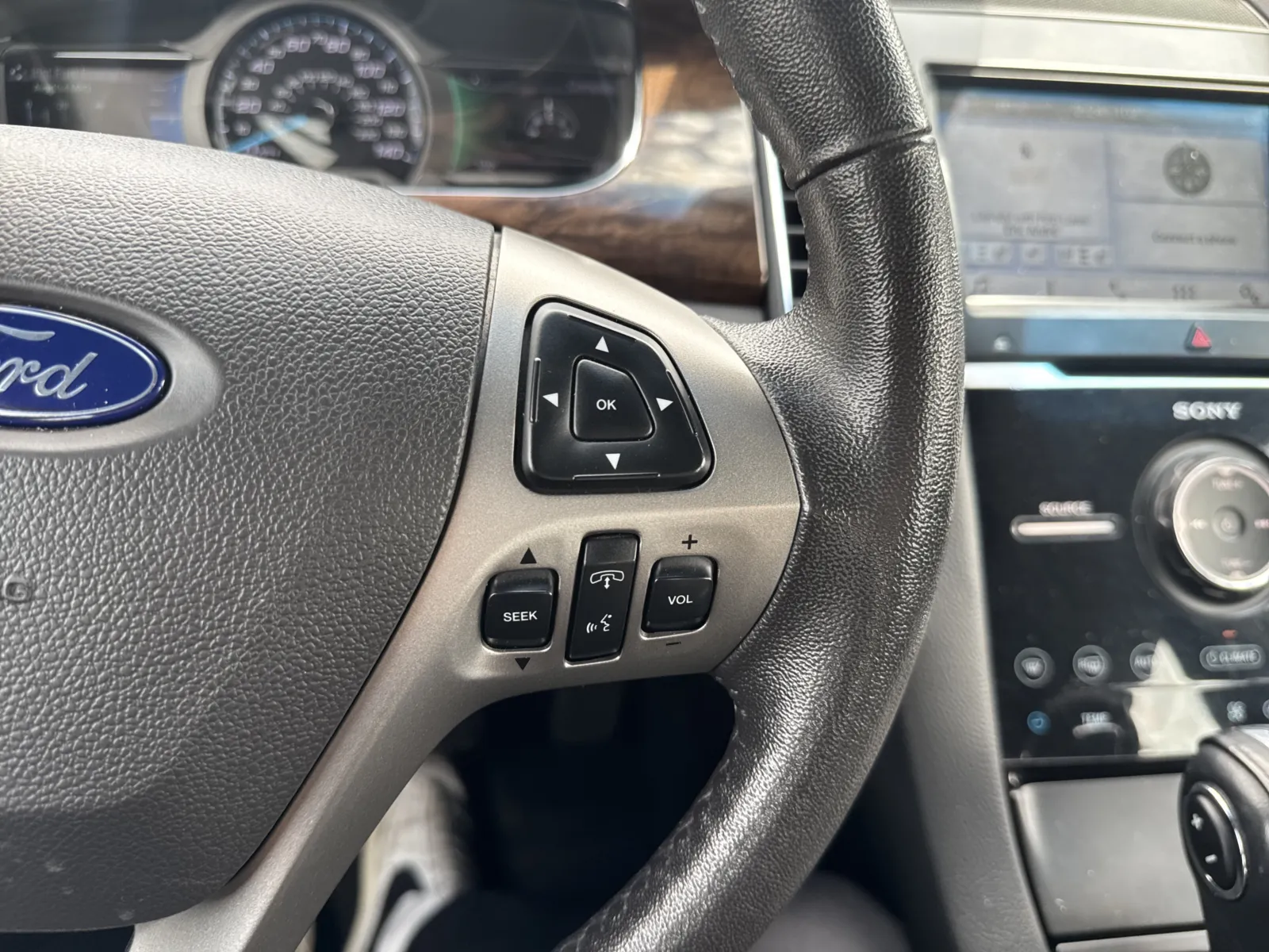 Ford Taurus photo 19