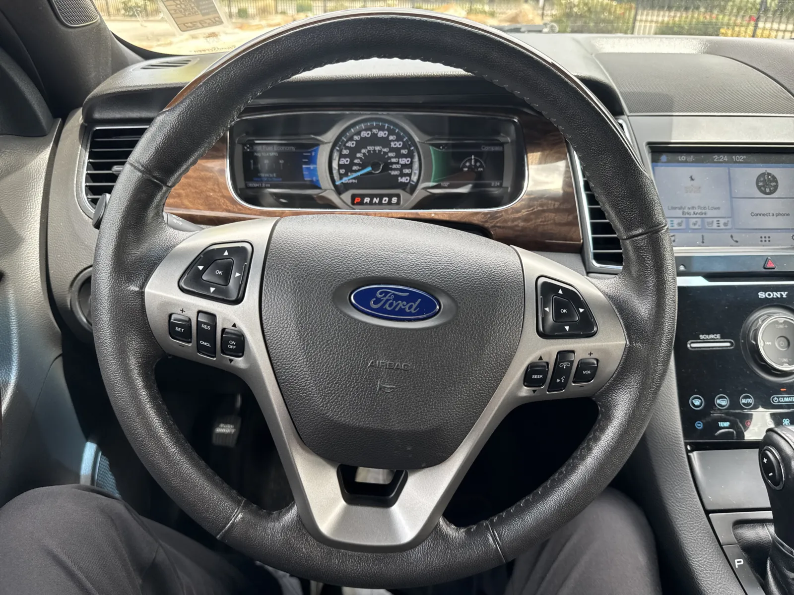 Ford Taurus photo 17