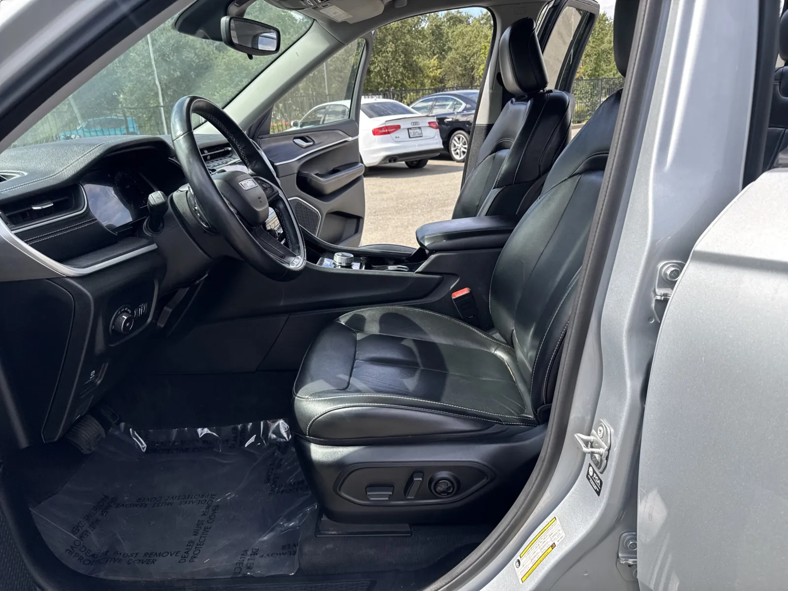 Jeep Grand Cherokee L photo 10