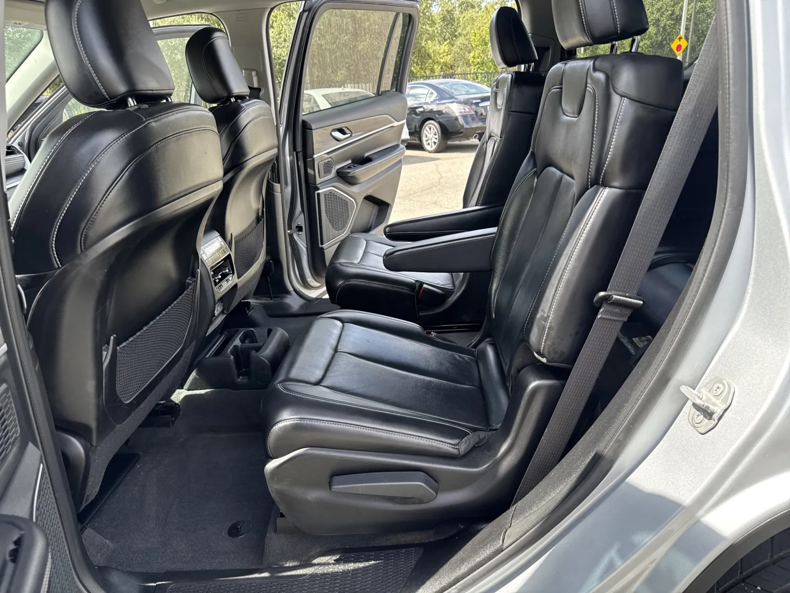 Jeep Grand Cherokee L photo 11