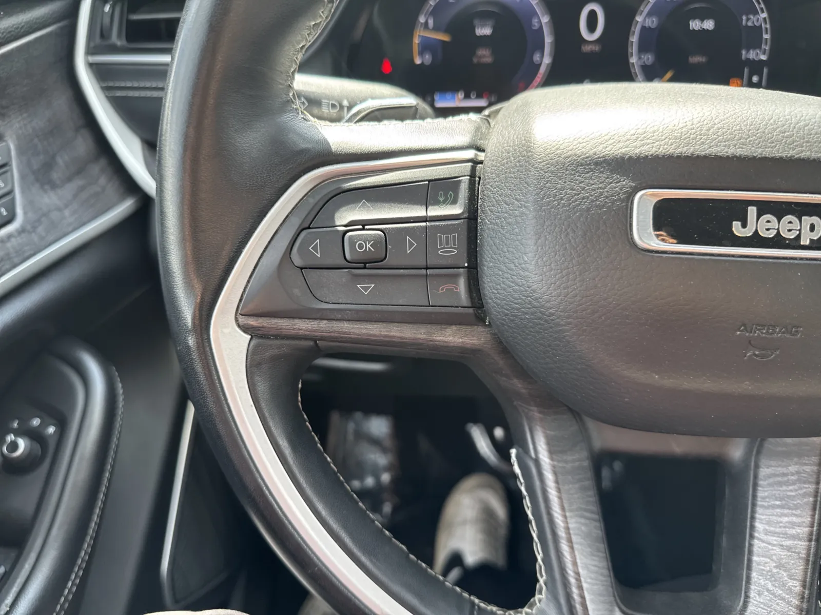 Jeep Grand Cherokee L photo 18
