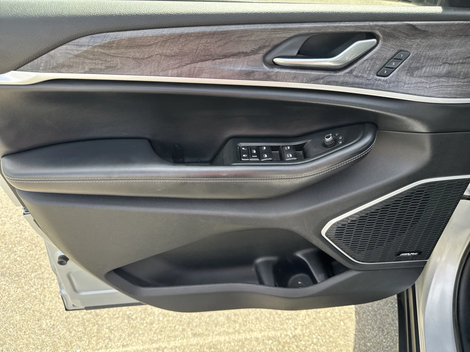 Jeep Grand Cherokee L photo 12