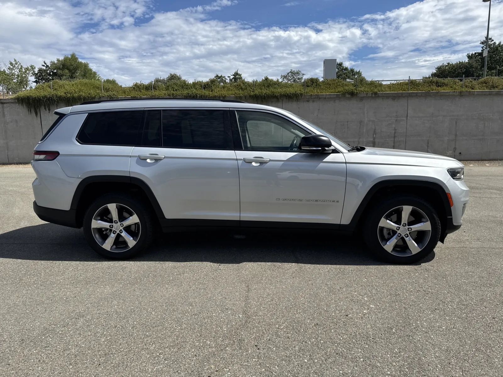 Jeep Grand Cherokee L photo 8
