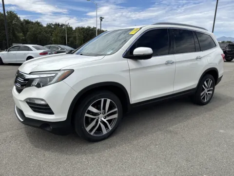More photos of 2017 Honda Pilot Elite at Park Marina Motors, CA