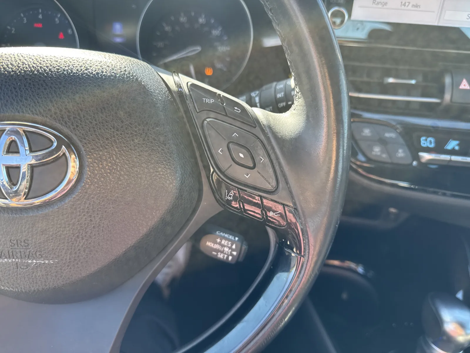 Toyota C-HR photo 19