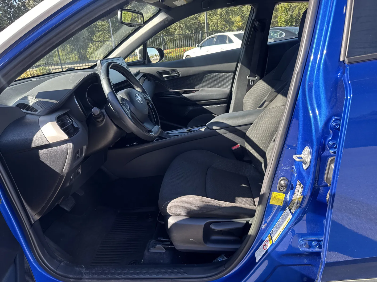 Toyota C-HR photo 10
