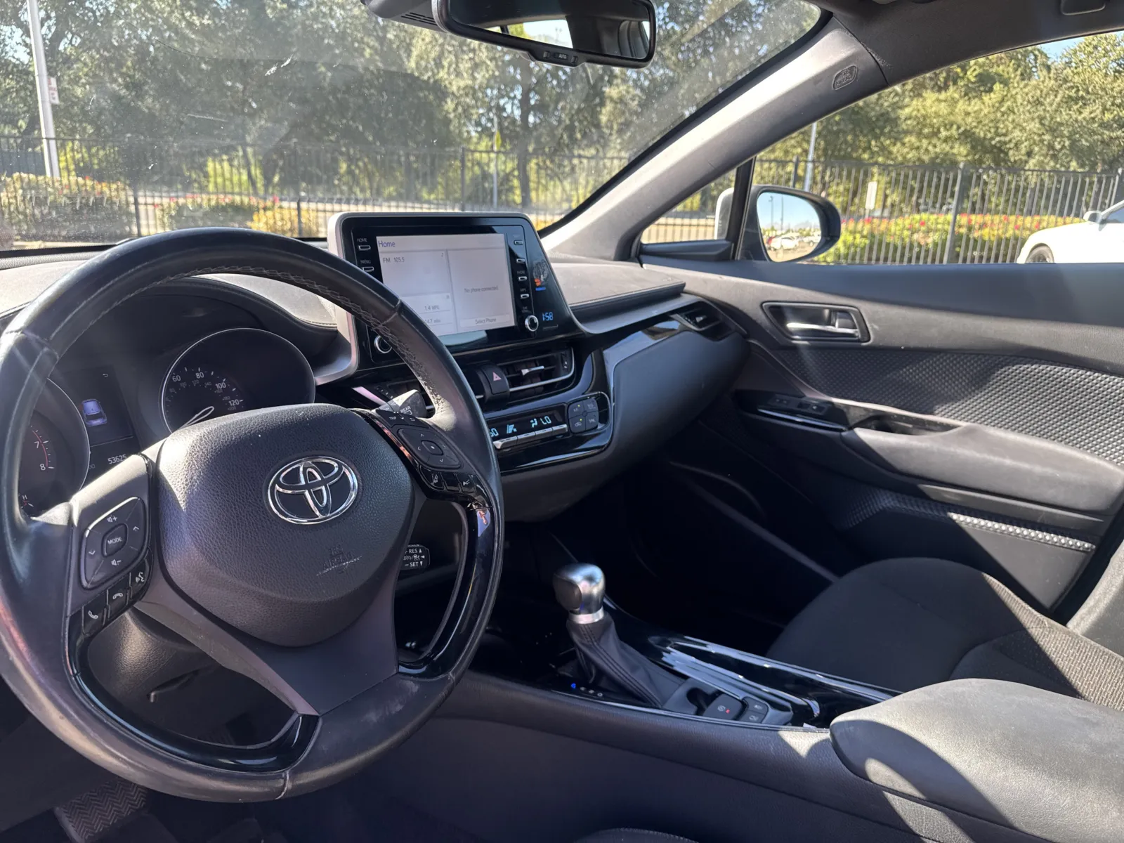 Toyota C-HR photo 9