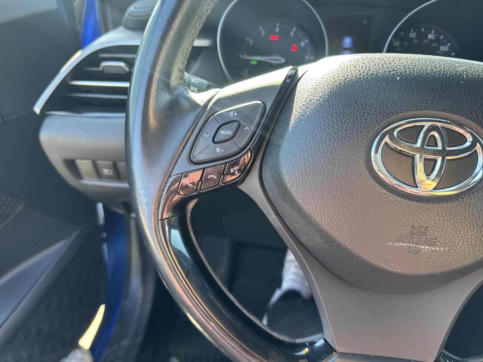 Toyota C-HR photo 18