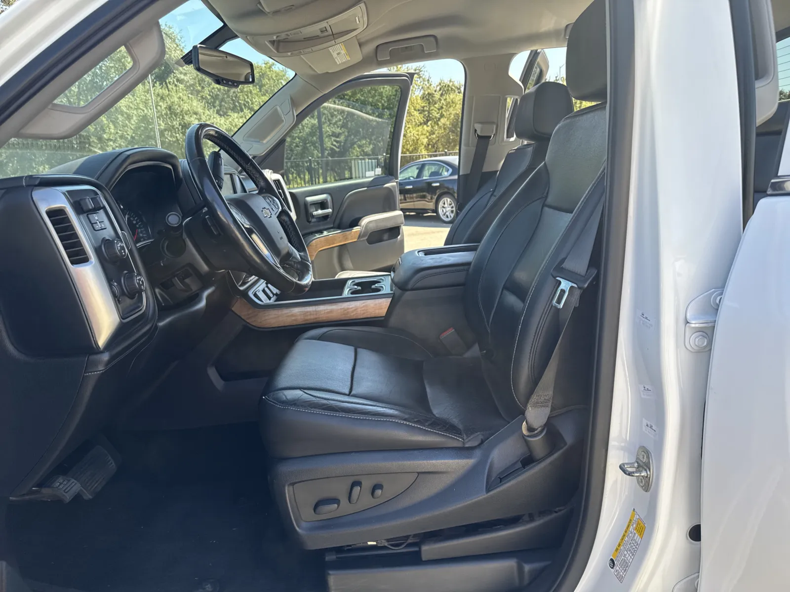 Chevrolet Silverado photo 10