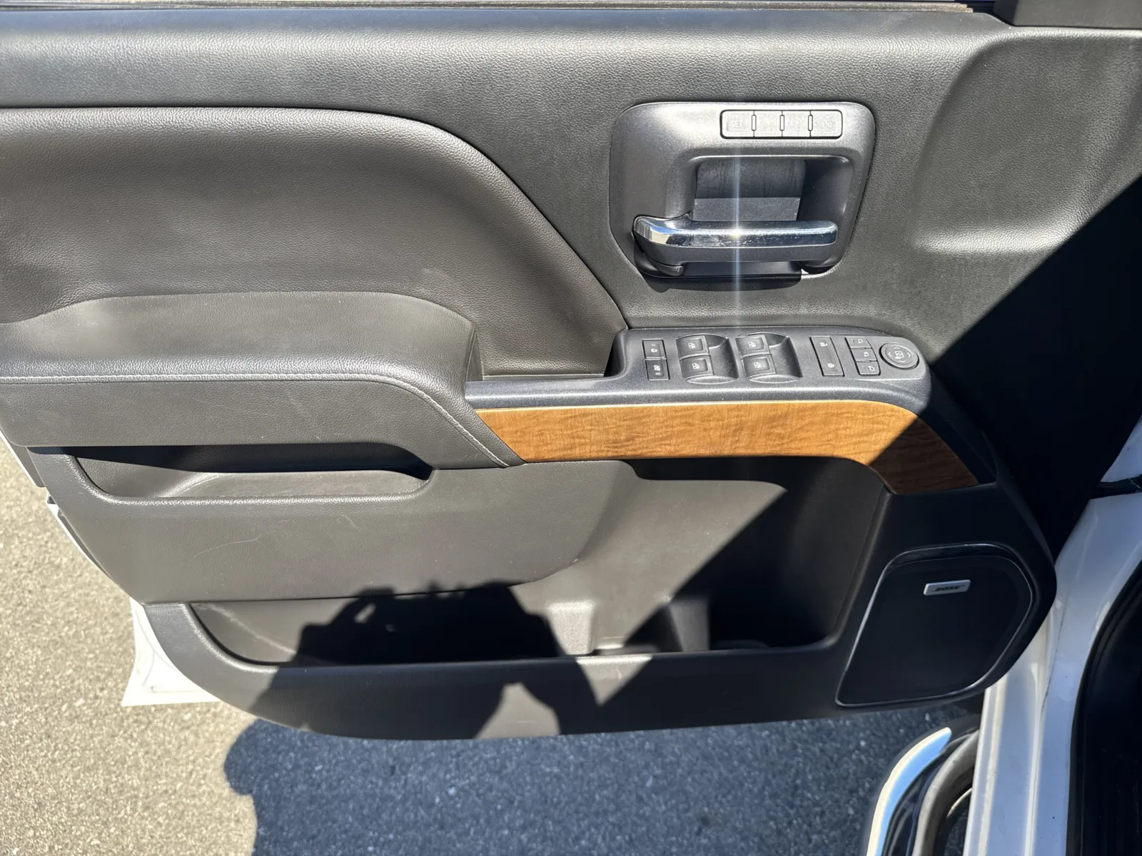 Chevrolet Silverado photo 12