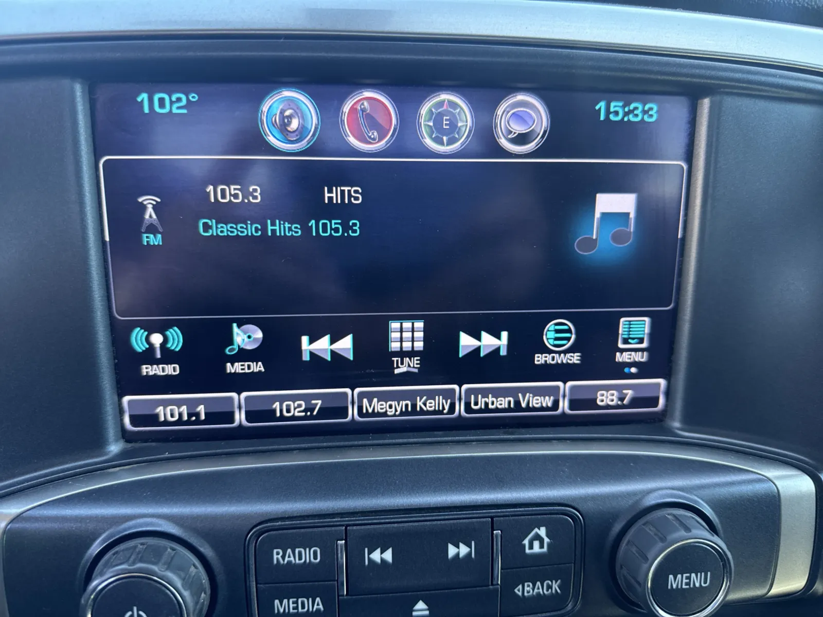 Chevrolet Silverado photo 24