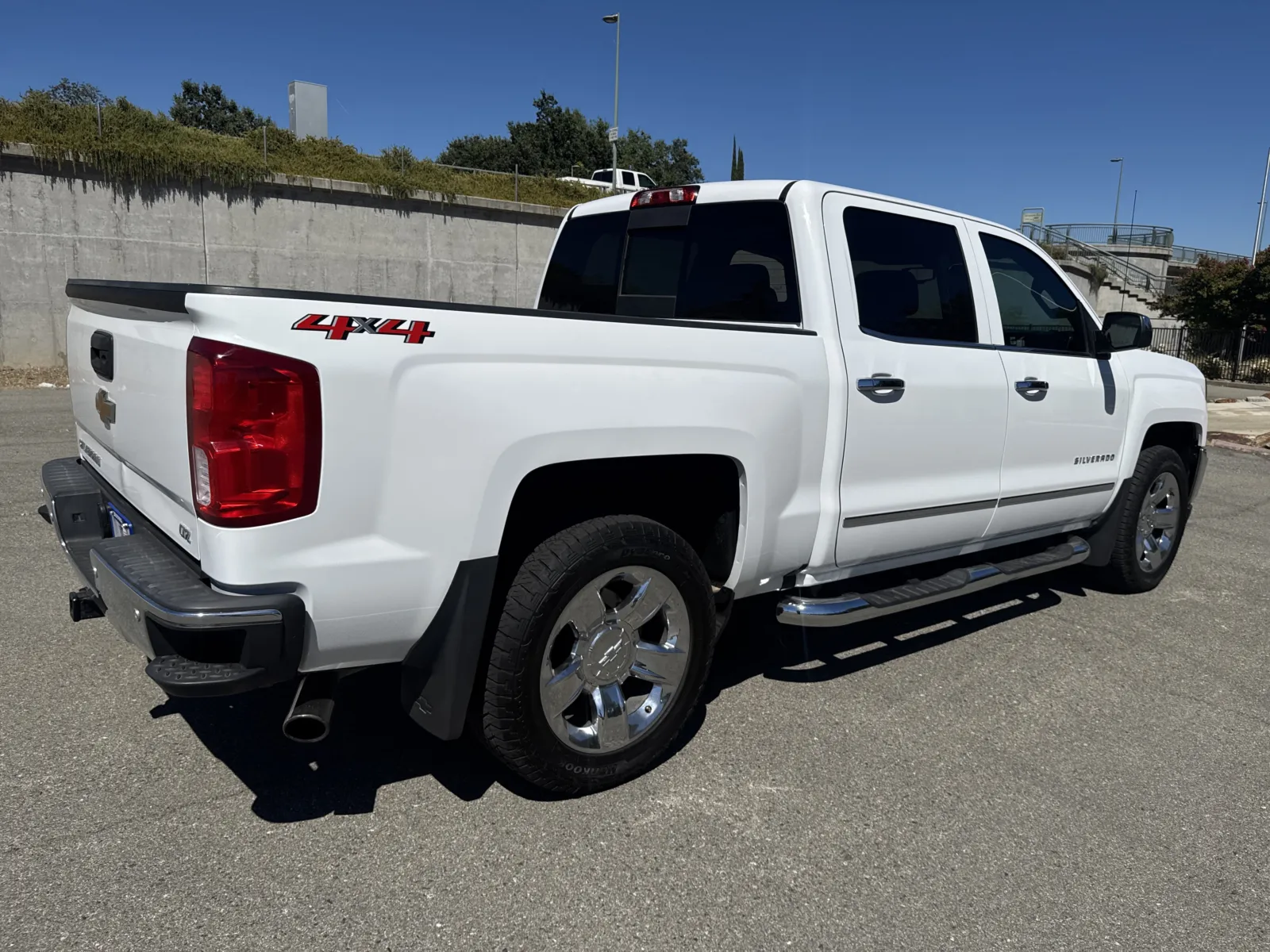 Chevrolet Silverado photo 7