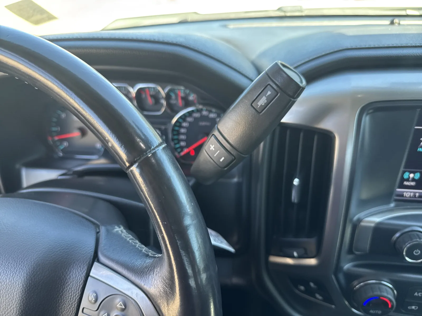 Chevrolet Silverado photo 20