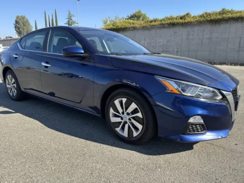 Blue 2021 Nissan Altima 2.5 S for sale in Redding, CA