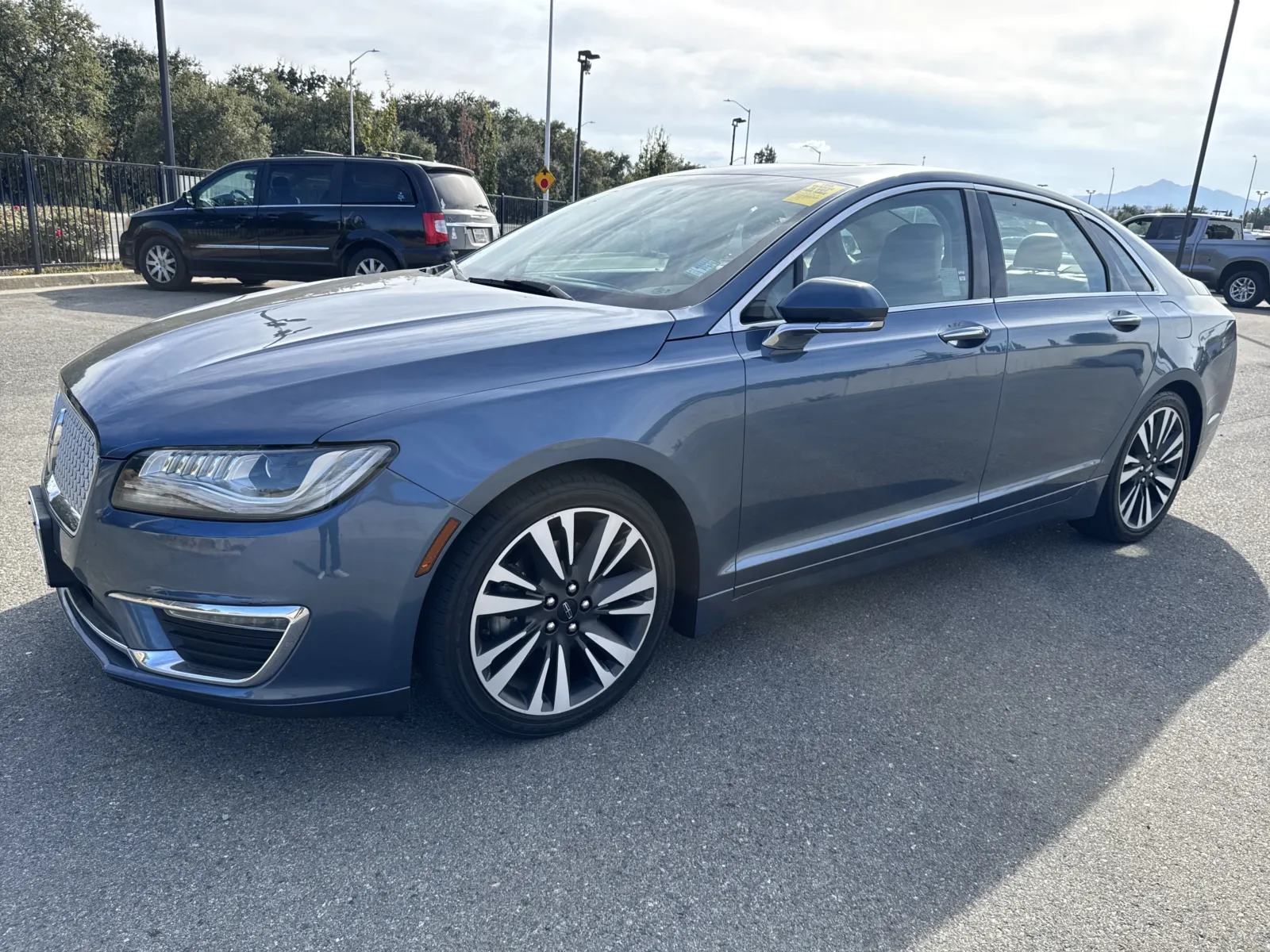 Lincoln MKZ photo 3