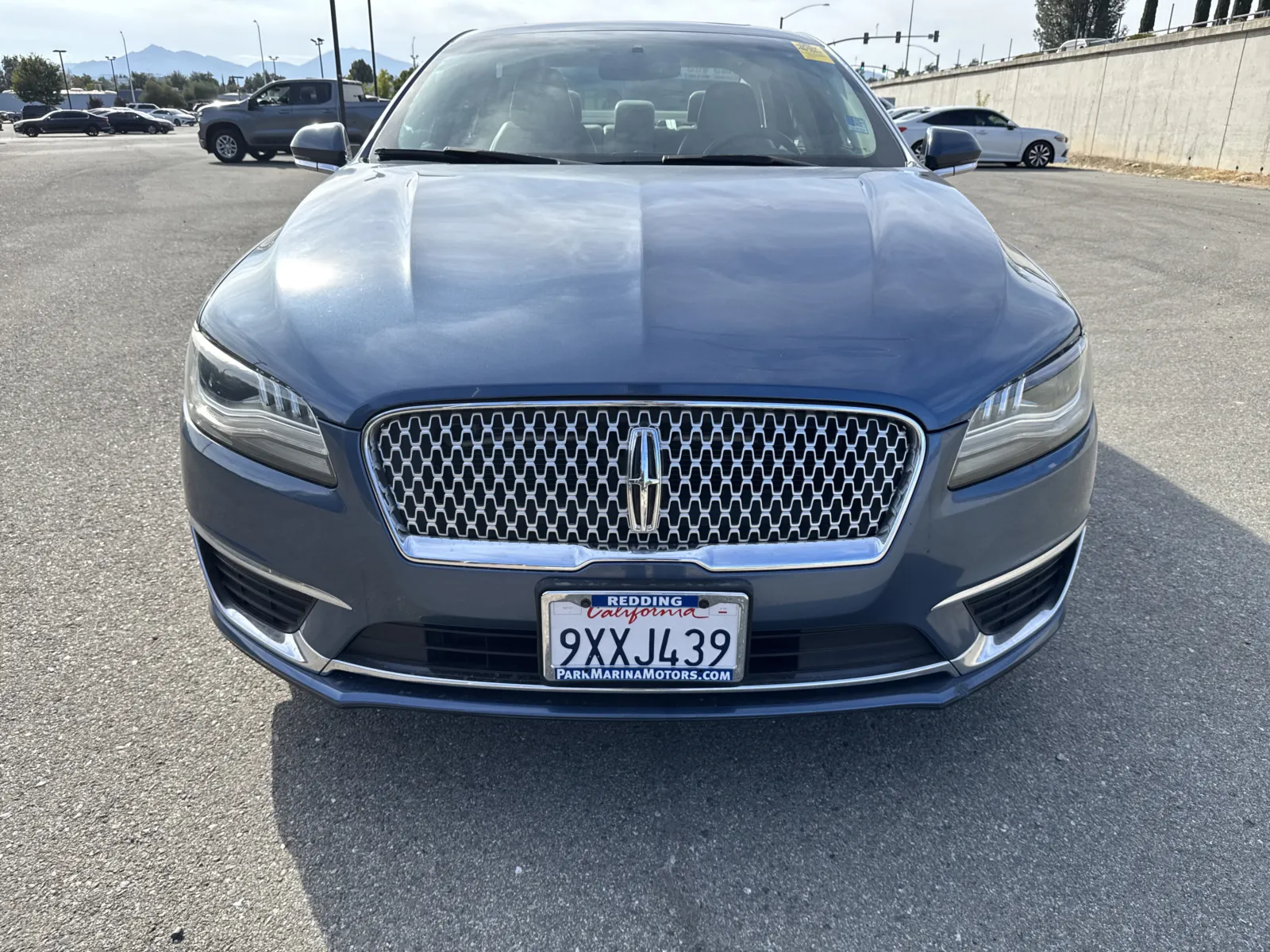 Lincoln MKZ photo 2