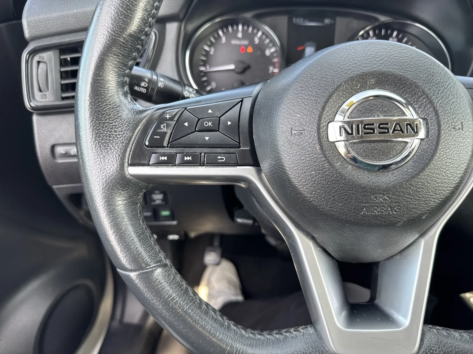 Nissan Rogue photo 18
