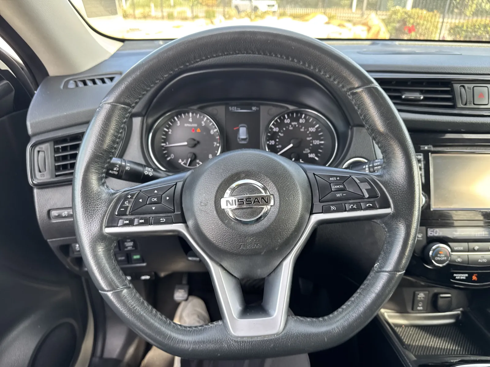 Nissan Rogue photo 17