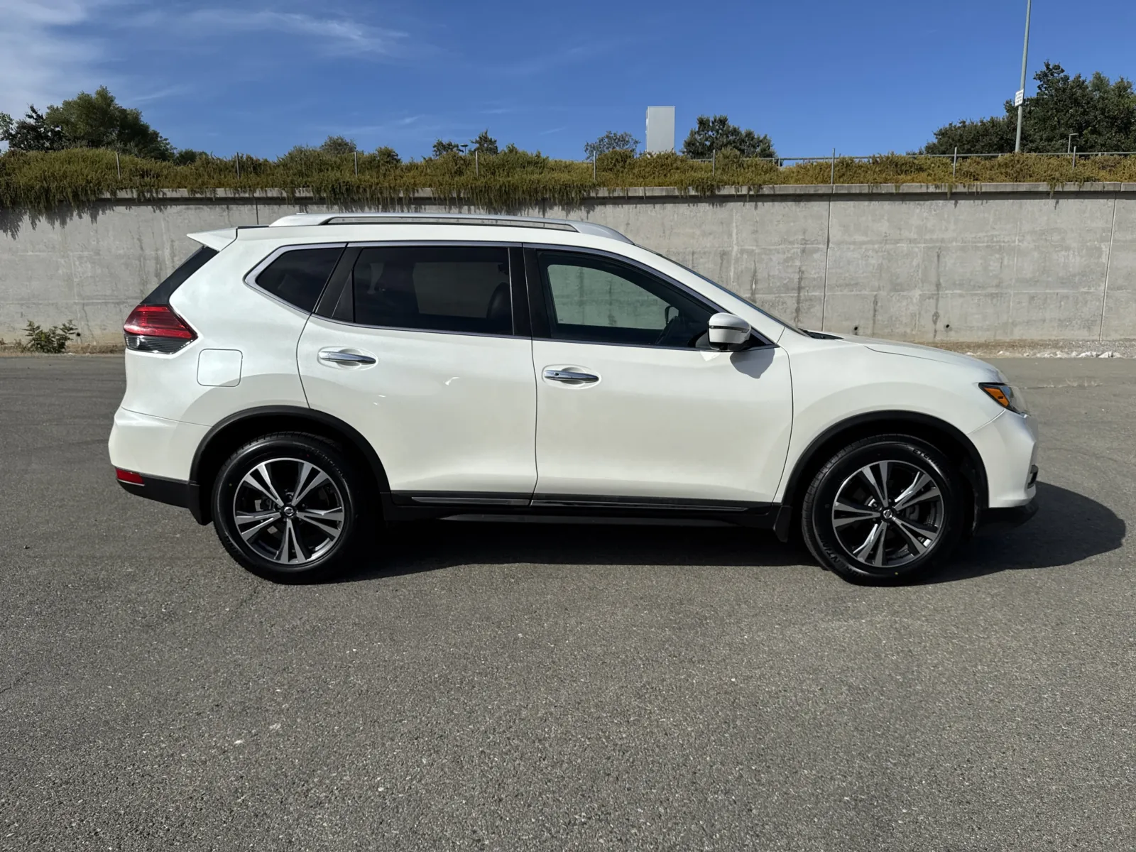 Nissan Rogue photo 8