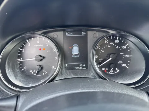 More photos of 2017 Nissan Rogue SL at Park Marina Motors, CA