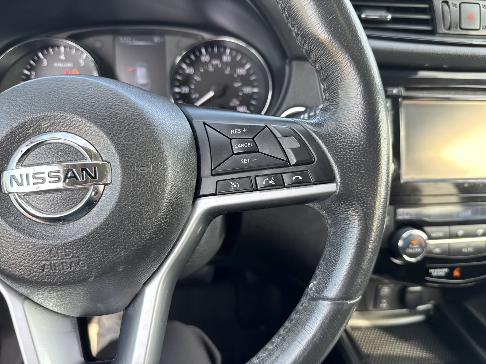 Nissan Rogue photo 19