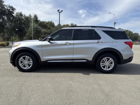 More photos of 2023 Ford Explorer XLT at Park Marina Motors, CA