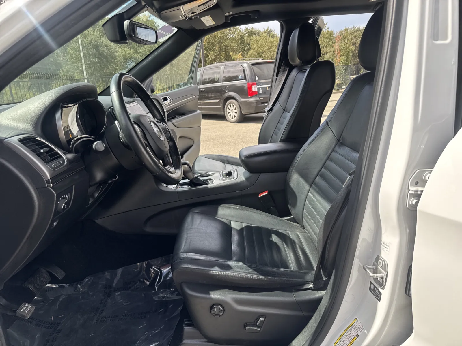 Jeep Grand Cherokee photo 10