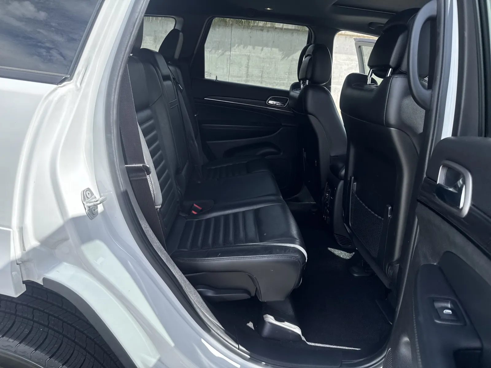 Jeep Grand Cherokee photo 13