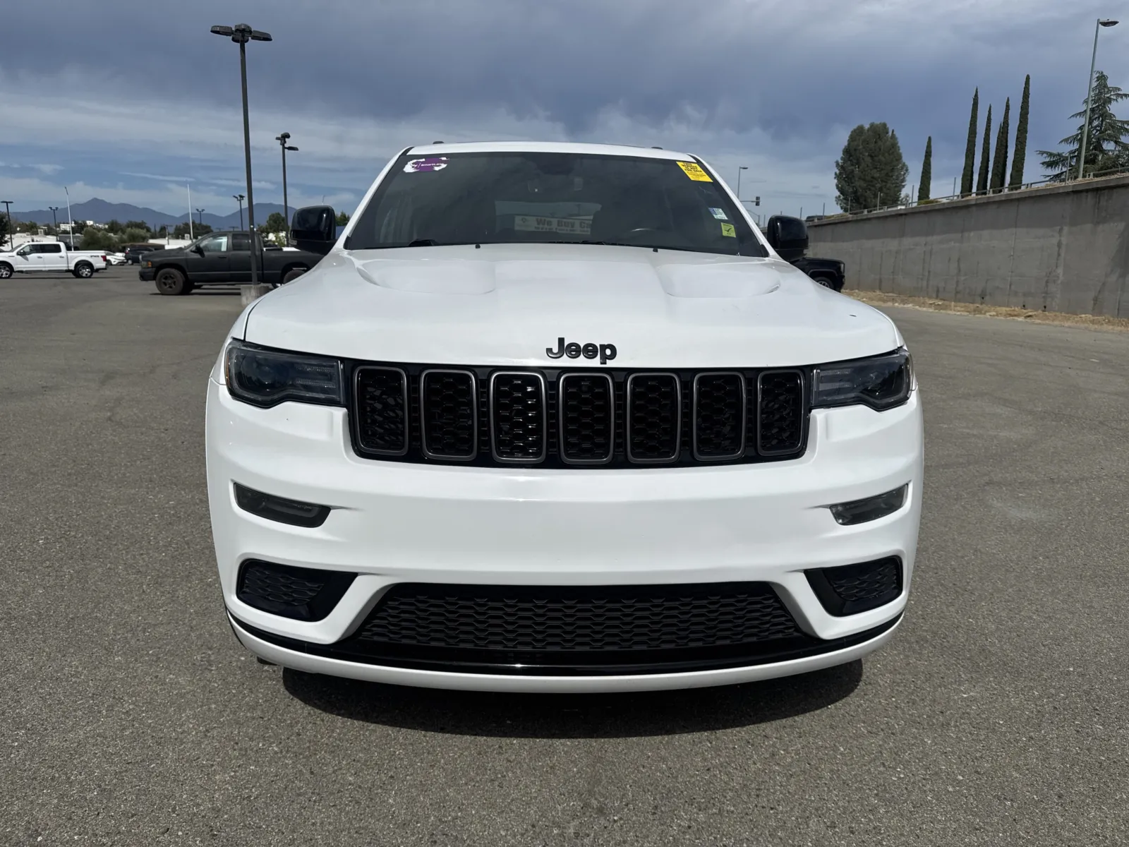 Jeep Grand Cherokee photo 2