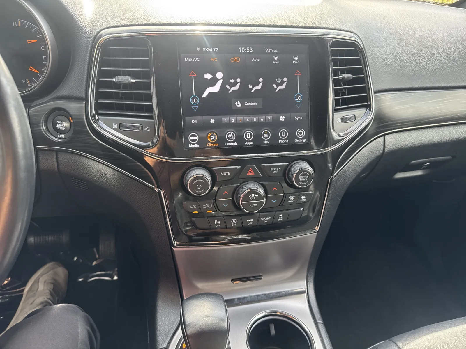 Jeep Grand Cherokee photo 21