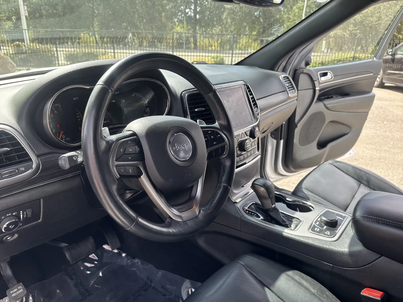Jeep Grand Cherokee photo 9