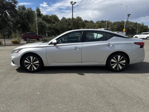 More photos of 2022 Nissan Altima 2.5 SV at Park Marina Motors, CA