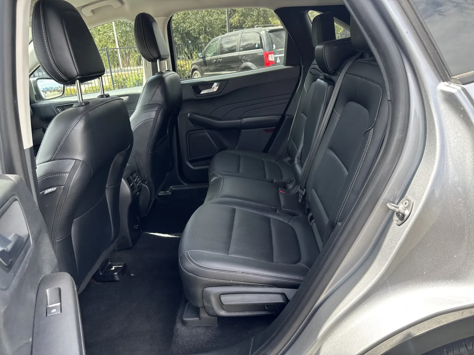 Ford Escape photo 11