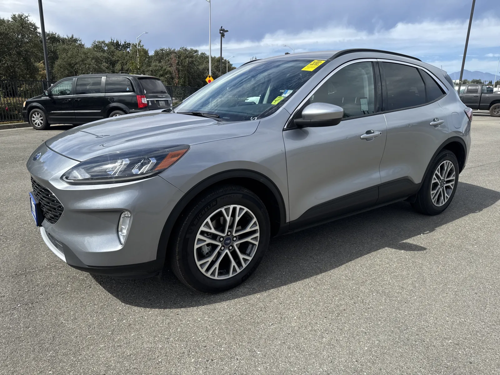 Ford Escape photo 3