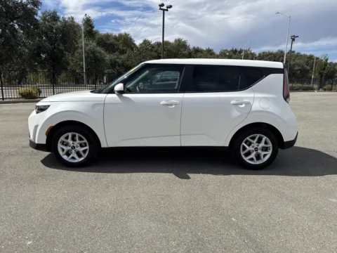 More photos of 2023 Kia Soul LX at Park Marina Motors, CA