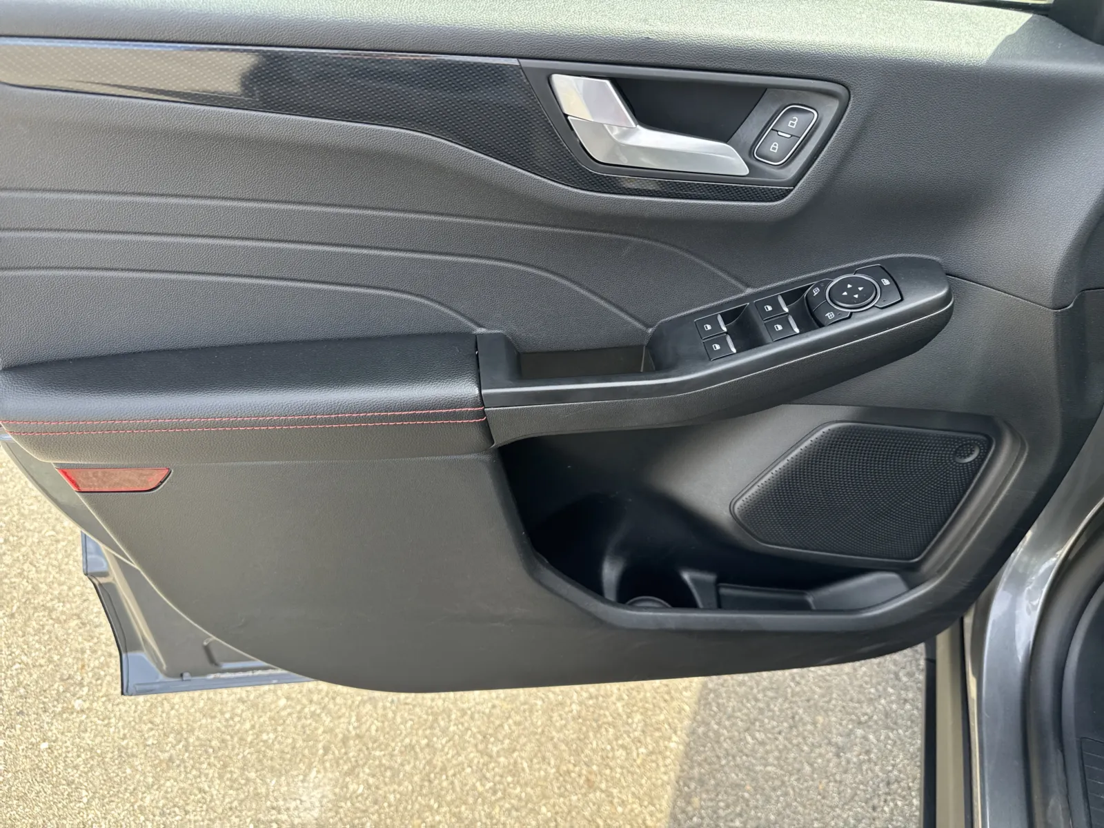 Ford Escape photo 12