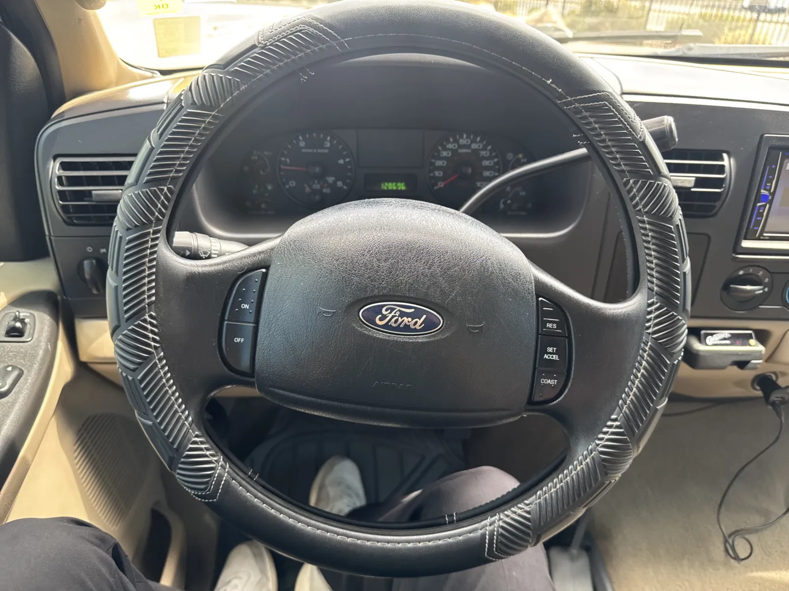 Ford F-250 photo 17