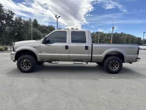 More photos of 2005 Ford Super Duty F-250 at Park Marina Motors, CA