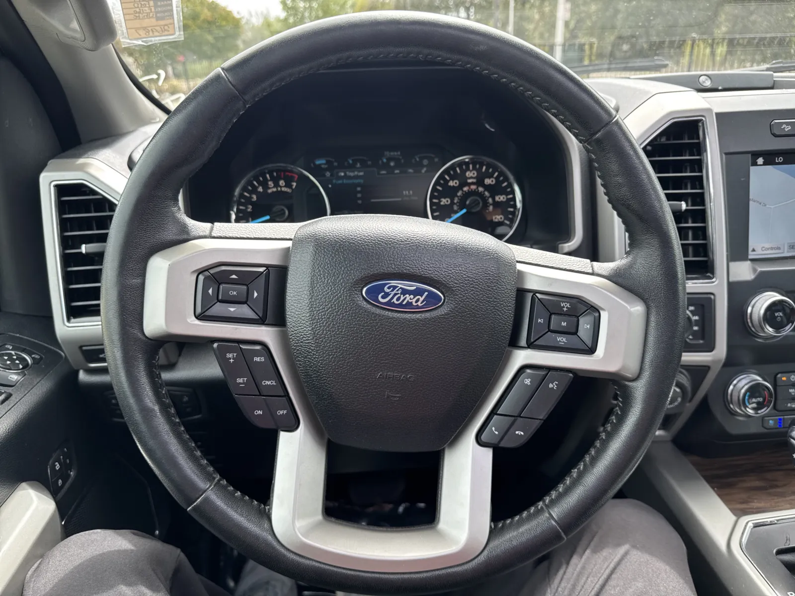 Ford F-150 photo 17