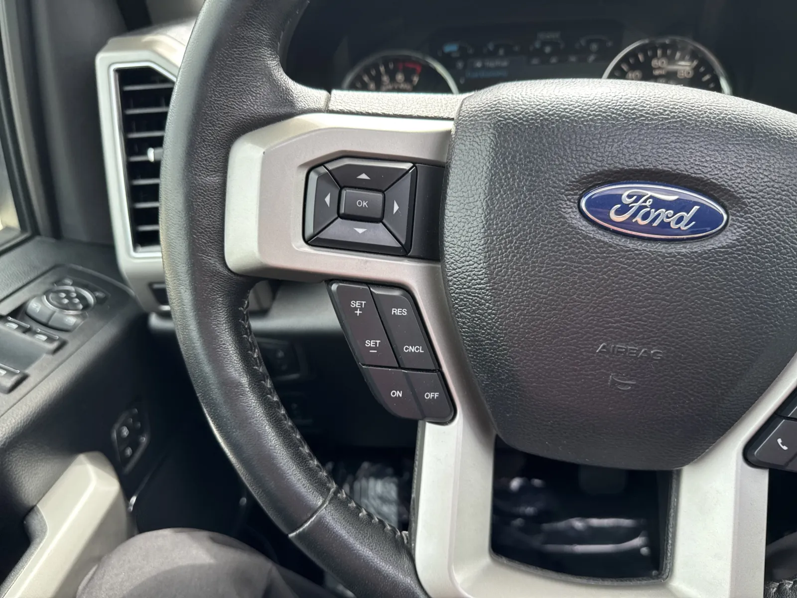 Ford F-150 photo 18